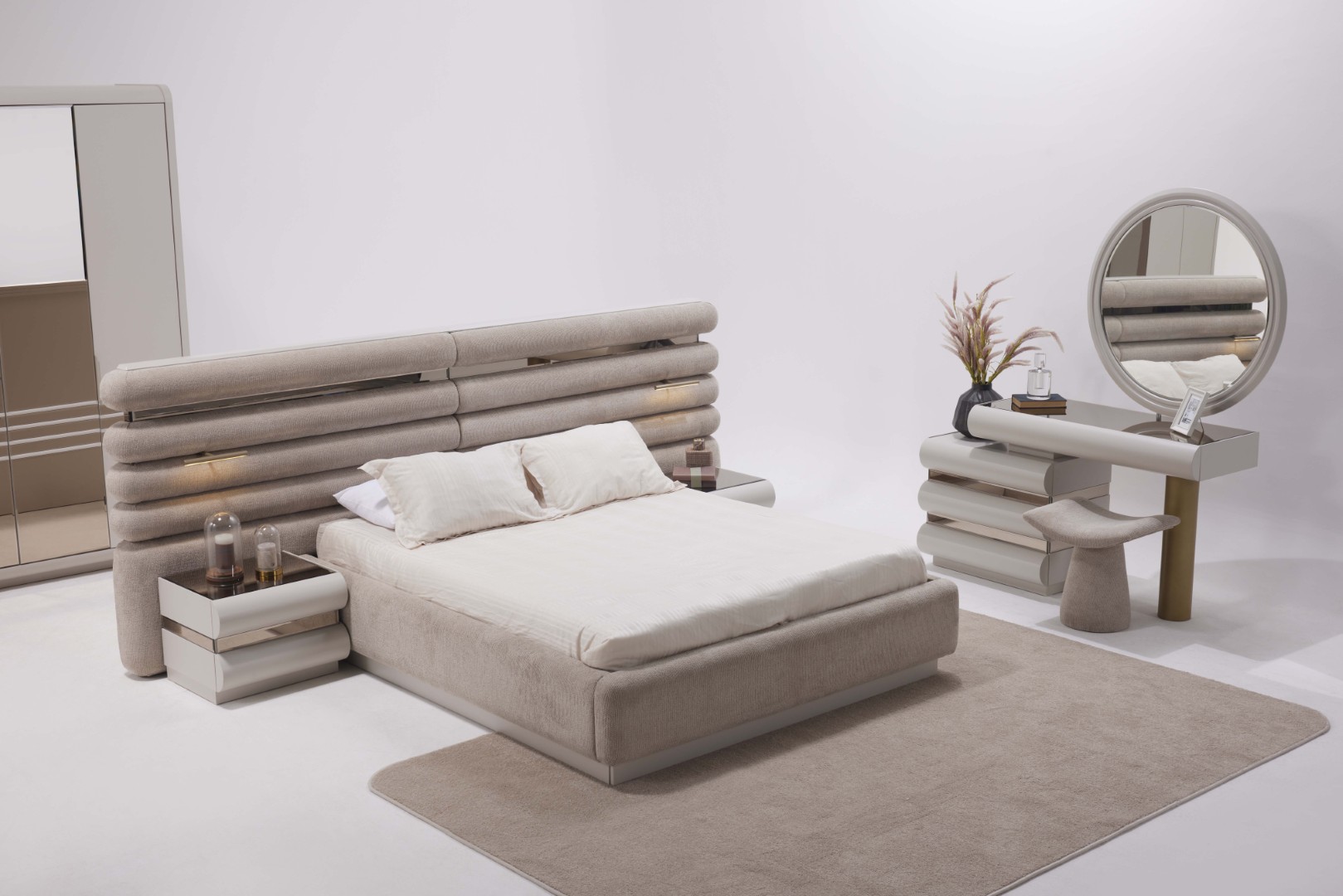 Hermosa Bed Set - Image 13