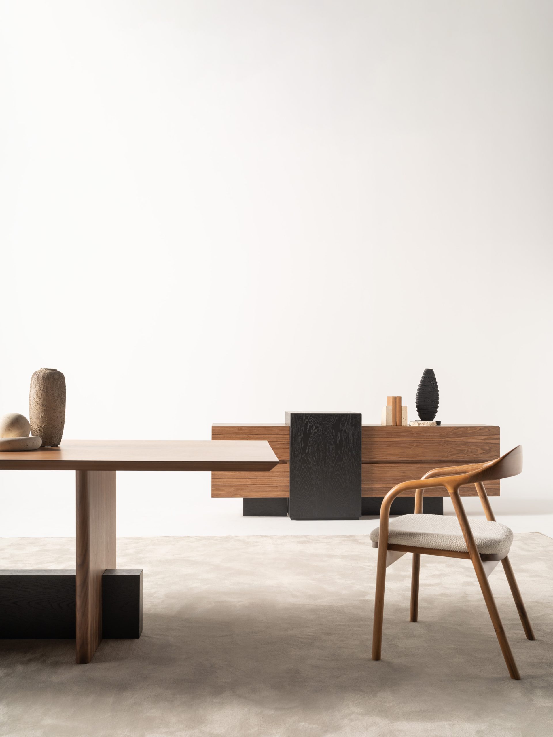 MARTIAL Dining Set with 8 Chairs, Console & Mirror - Image 14